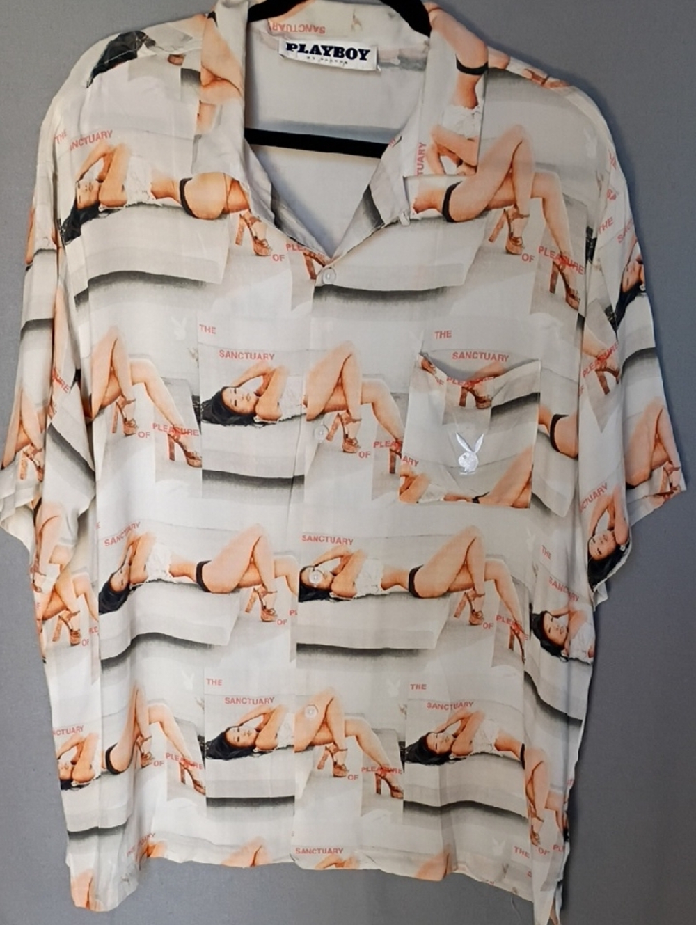 PLAYBOY By Pacsun Men's Shirt Camp The Sanctuary Of Pleasure Model  Print Size L